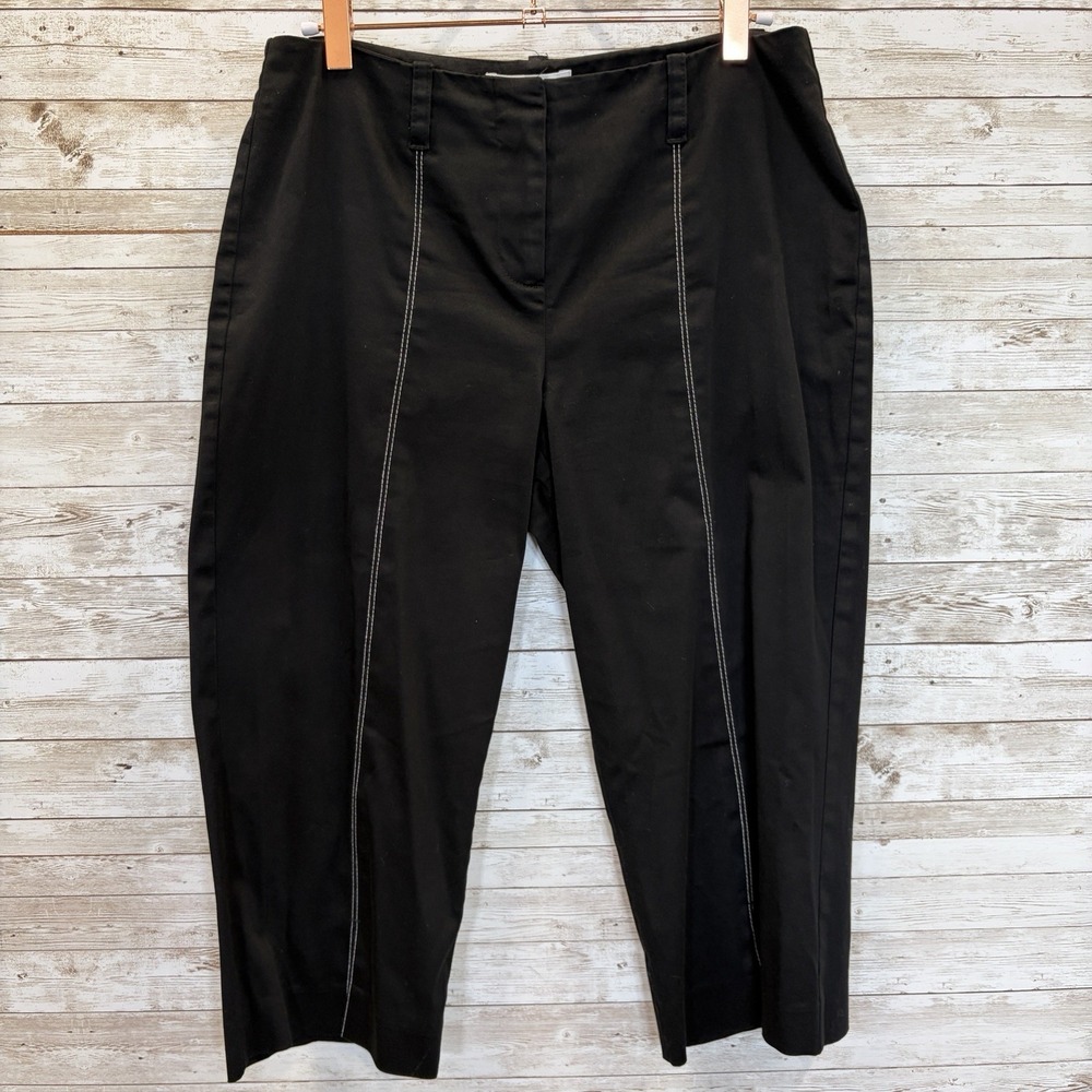 White House Black Market WHBM Womens 4 Capri Pants Black White Stitch Made USA